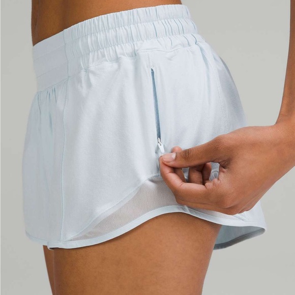 Lululemon Hotty Hot High-Rise Lined Short 2.5" - Picture 3 of 8